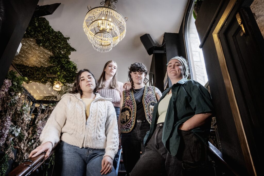 Reunímonos con Leria no Cottón Club, un dos negocios de María Martínez.